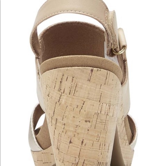 * SOLD * Rockport Nude and Silver Two-band Vivianne Leather Sandal - Size 9.5 - Picture 4 of 11